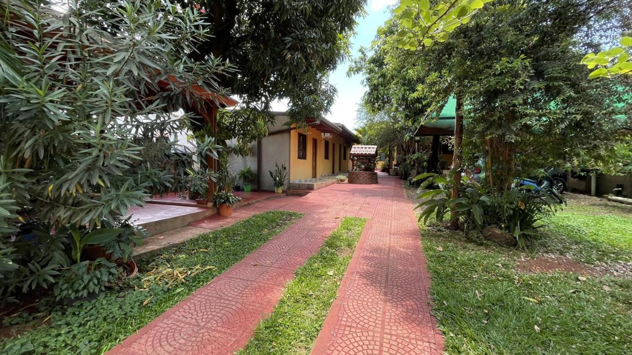 La Posada De Moncho Hotel Puerto Iguazu Exterior photo